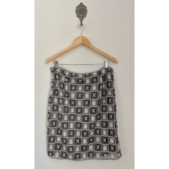 Sophie Max • Josseline Crochet Lace Pencil Skirt - Picture 9 of 13